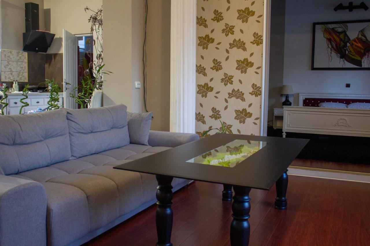 Yox Apartment 1 Oradea Ngoại thất bức ảnh