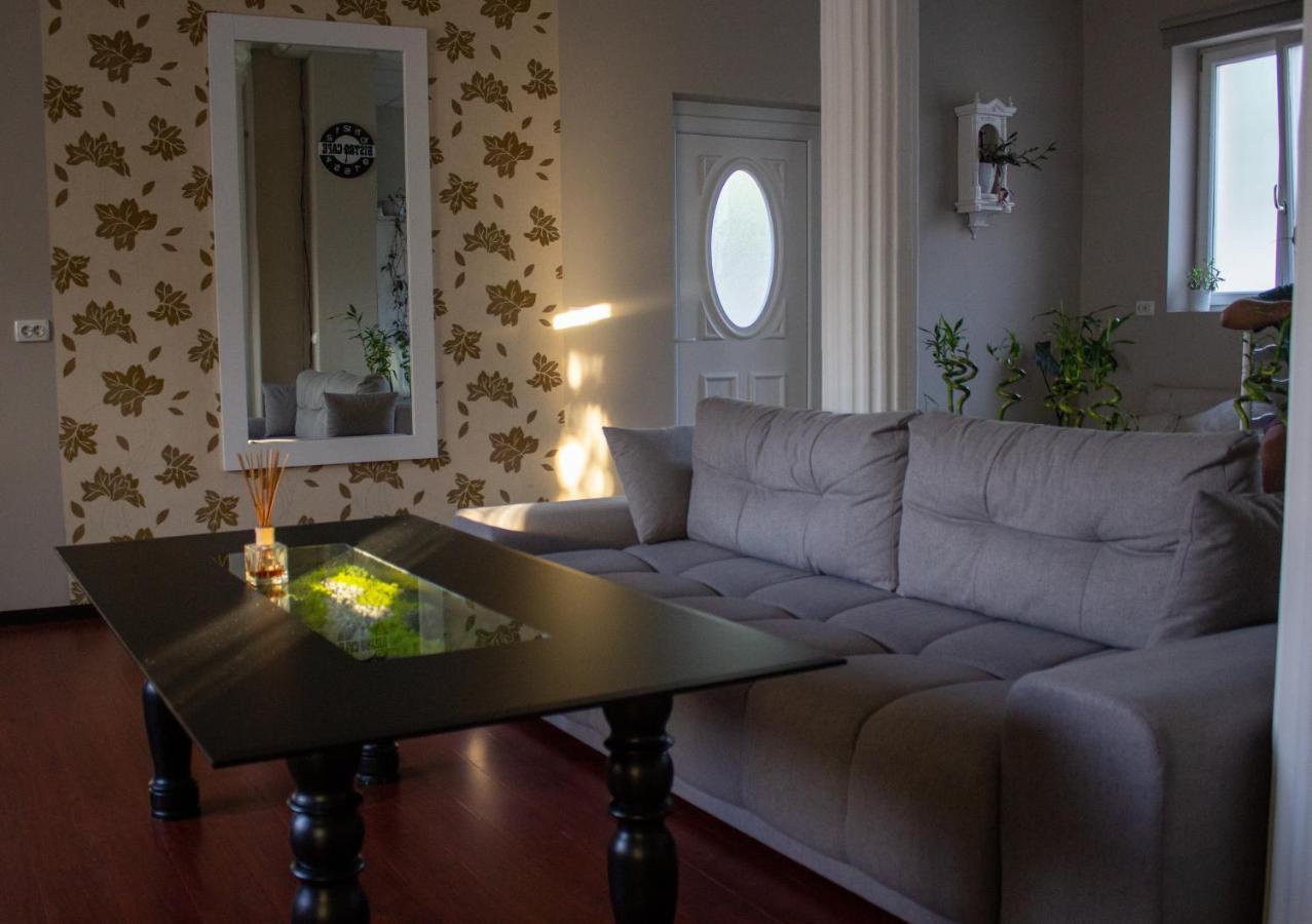 Yox Apartment 1 Oradea Ngoại thất bức ảnh