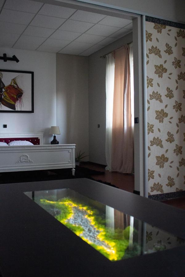 Yox Apartment 1 Oradea Ngoại thất bức ảnh