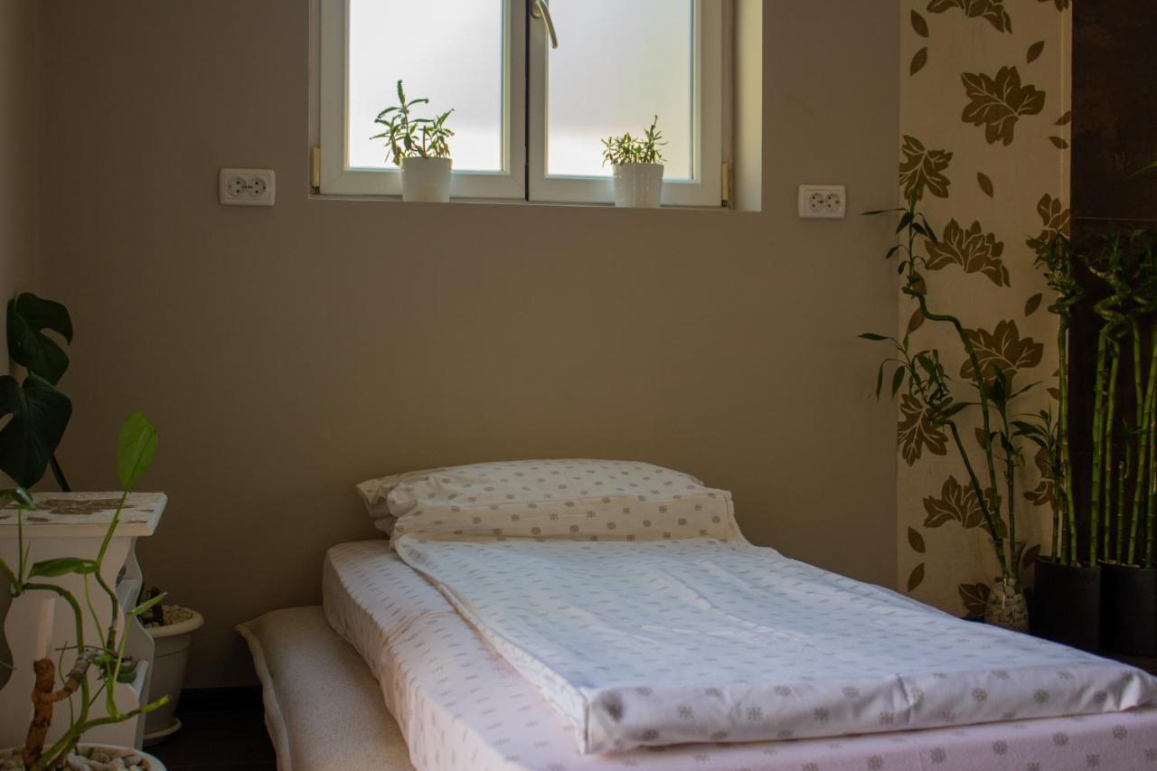 Yox Apartment 1 Oradea Ngoại thất bức ảnh
