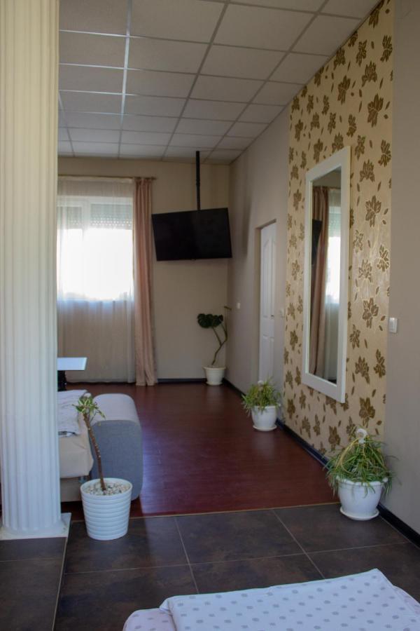 Yox Apartment 1 Oradea Ngoại thất bức ảnh