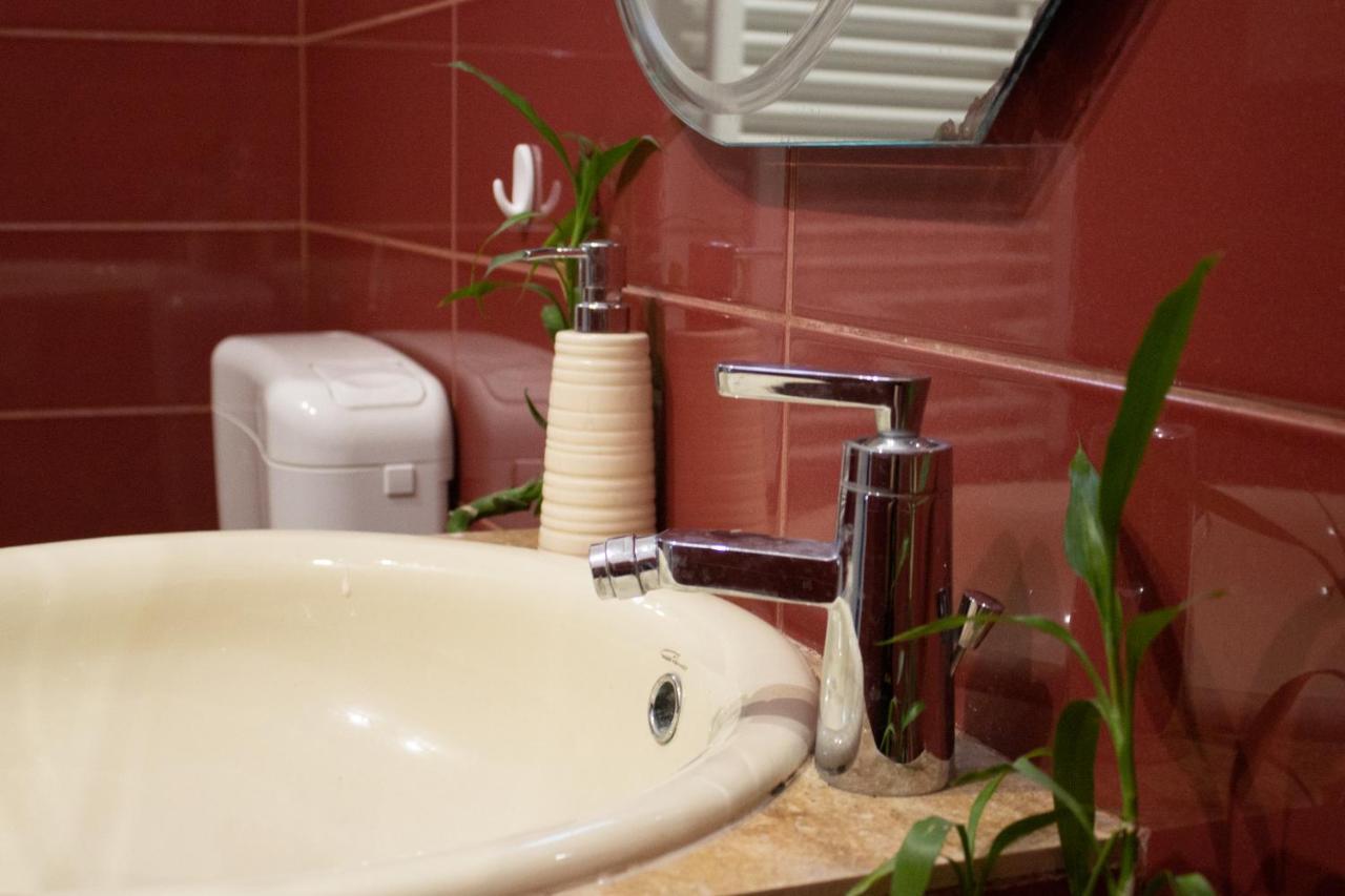 Yox Apartment 1 Oradea Ngoại thất bức ảnh